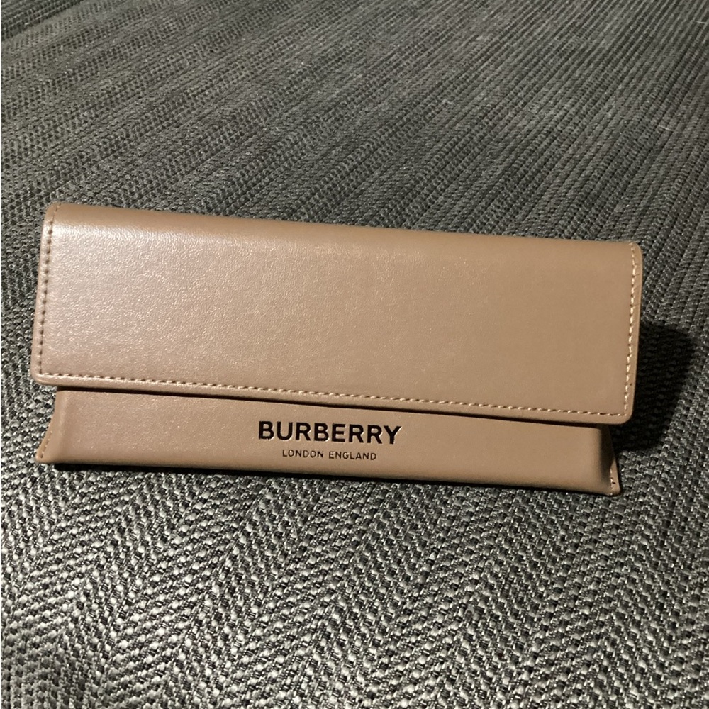 Burberry London Tan Soft Leather Glasses Sunglasses Storage Case